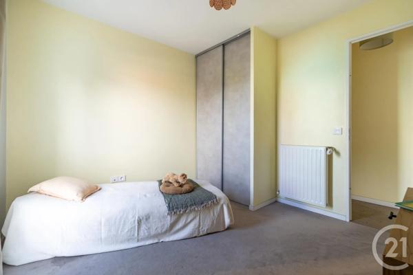 Appartement à vendre  3 pièces - 66,60 m 2   ST OUEN  - 93