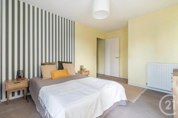 Appartement à vendre  3 pièces - 66,60 m 2   ST OUEN  - 93