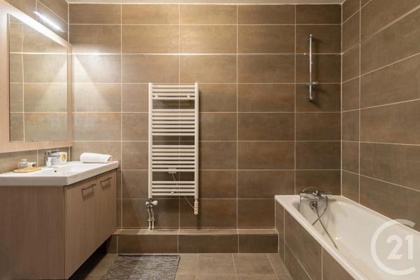 Appartement à vendre  3 pièces - 66,60 m 2   ST OUEN  - 93