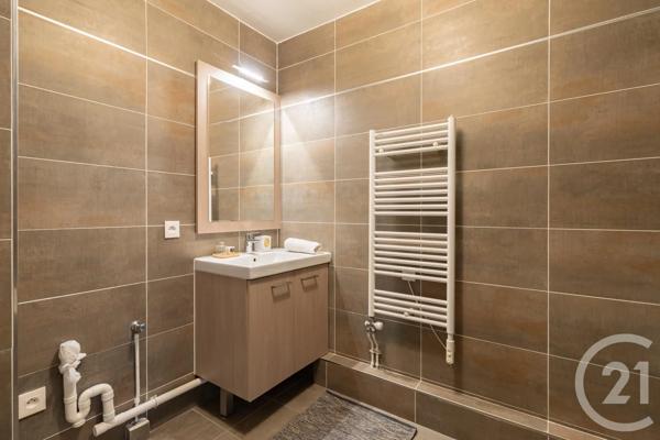 Appartement à vendre  3 pièces - 66,60 m 2   ST OUEN  - 93
