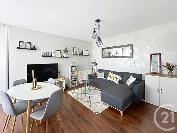 Appartement F2 à vendre  2 pièces - 39,96 m 2   NOISY LE GRAND  - 93