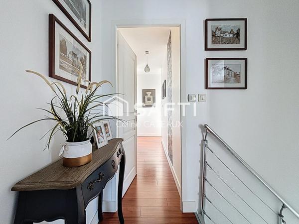 Maison familiale avec piscine, volumes généreux et vie au calme – Eysines