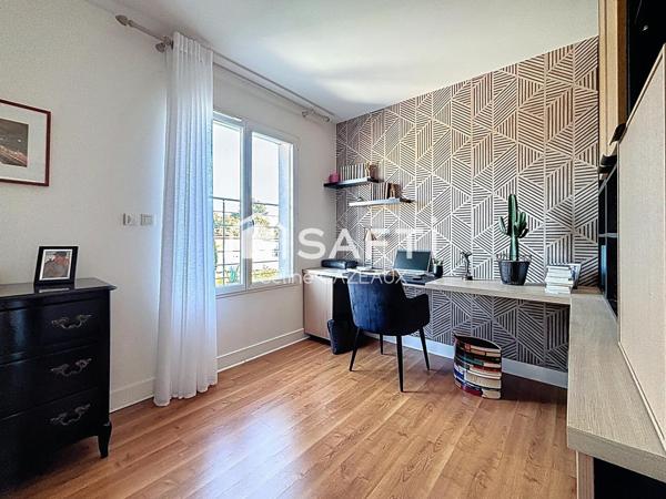 Maison familiale avec piscine, volumes généreux et vie au calme – Eysines