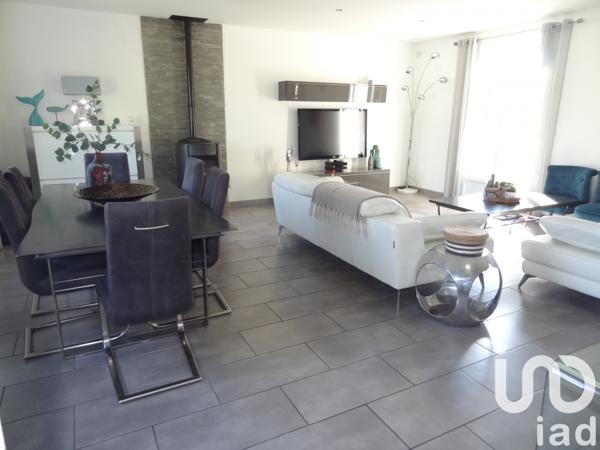 Maison à vendre 6 pièces 161 m² Évry-Grégy-sur-Yerre