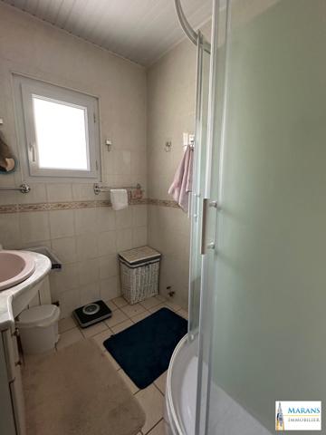 MAISON 5 PIÈCES – BORD DE RIVIÈRE – GRAND JARDIN – MARANS (17230)