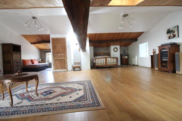Brusque (12360) Maison en pierre rénovée à Brusque, Sud Aveyron – 143 m²