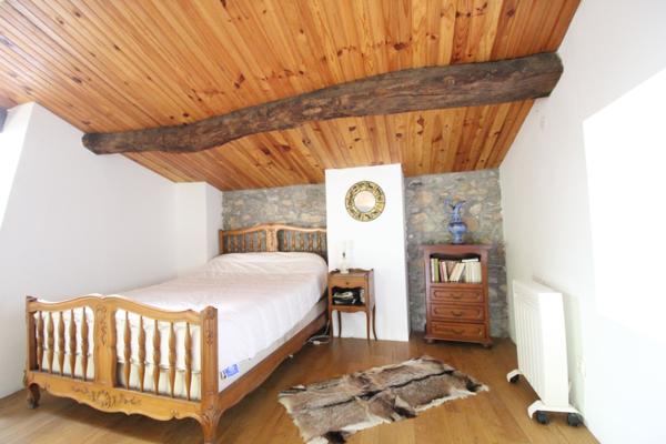 Brusque (12360) Maison en pierre rénovée à Brusque, Sud Aveyron – 143 m²