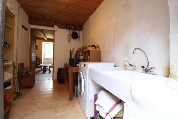 Brusque (12360) Maison en pierre rénovée à Brusque, Sud Aveyron – 143 m²