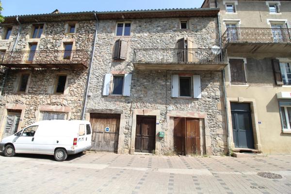 Brusque (12360) Maison en pierre rénovée à Brusque, Sud Aveyron – 143 m²