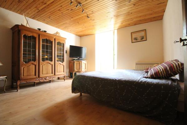 Brusque (12360) Maison en pierre rénovée à Brusque, Sud Aveyron – 143 m²