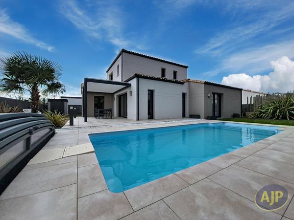 Vente maison La Roche Sur Yon : 499 900 € - AJP Immobilier La Roche-sur-Yon