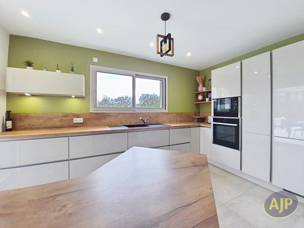 Vente maison La Roche Sur Yon : 499 900 € - AJP Immobilier La Roche-sur-Yon