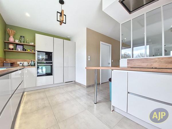 Vente maison La Roche Sur Yon : 499 900 € - AJP Immobilier La Roche-sur-Yon