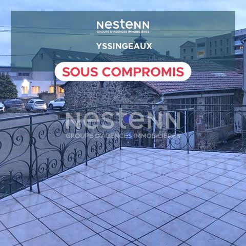 Immeuble avec local commercial et un duplex dans centre ville Yssingeaux avec terrasse et garage