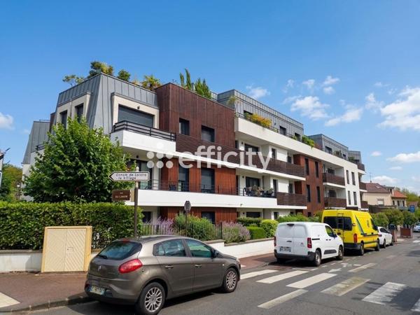 Appartement
         2 pièces
        - 48 m² Exclusivité 330 000 € *