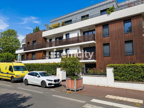 Appartement
         2 pièces
        - 48 m² Exclusivité 330 000 € *