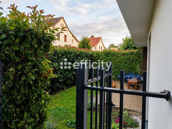 Appartement
         2 pièces
        - 48 m² Exclusivité 330 000 € *