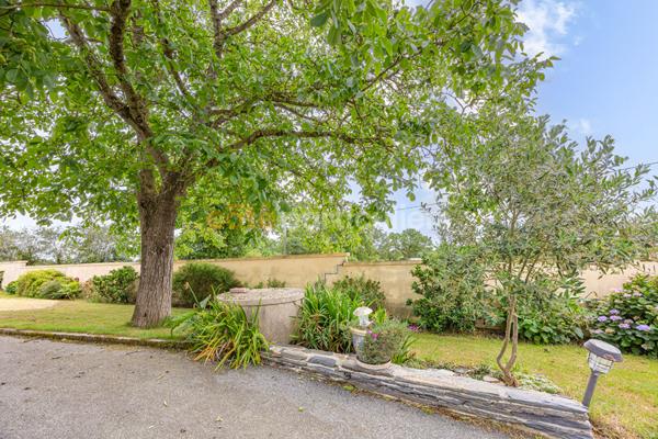 Vente
                Maison155 m² - 8 Pièces -
                    MARTIGNE FERCHAUD (35640)