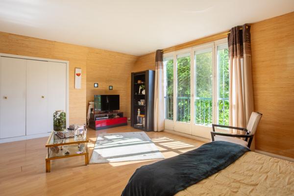 Maison
         7 pièces
        - 180 m² 470 000 € *