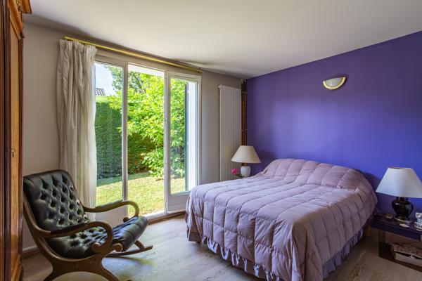 Maison
         7 pièces
        - 180 m² 470 000 € *