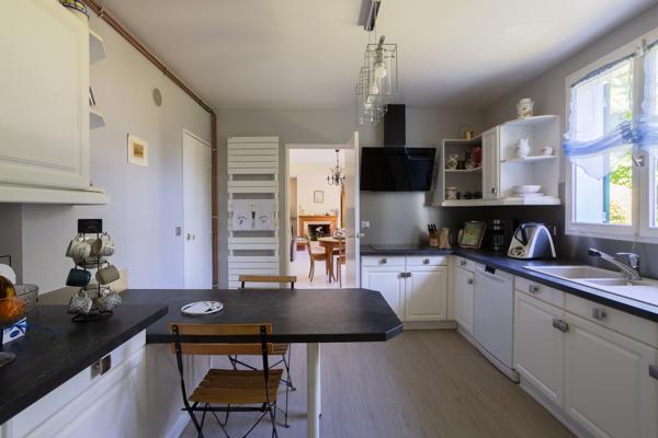 Maison
         7 pièces
        - 180 m² 470 000 € *