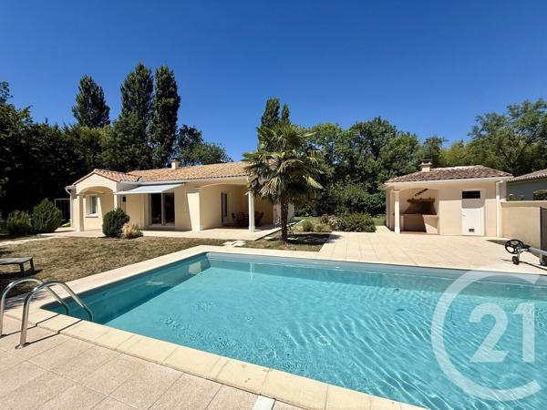 Maison à vendre  4 pièces - 105 m 2   SAUJON  - 17