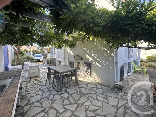 Maison à vendre  4 pièces - 105 m 2   SAUJON  - 17