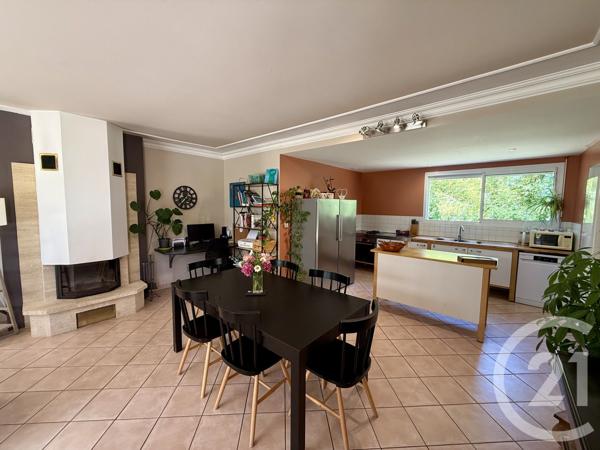 Maison à vendre  4 pièces - 105 m 2   SAUJON  - 17