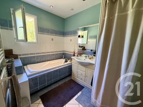 Maison à vendre  4 pièces - 105 m 2   SAUJON  - 17