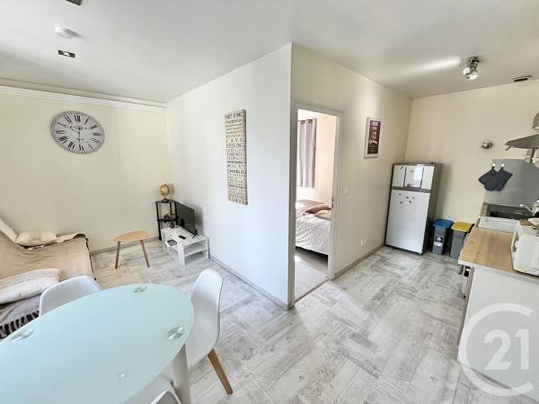 Immeuble à vendre  80 m 2   LA ROCHE POSAY  - 86