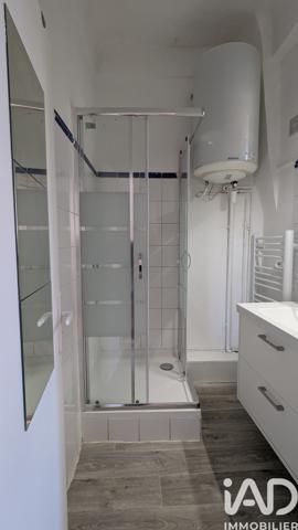 Location studio 33,02 m² Toulon