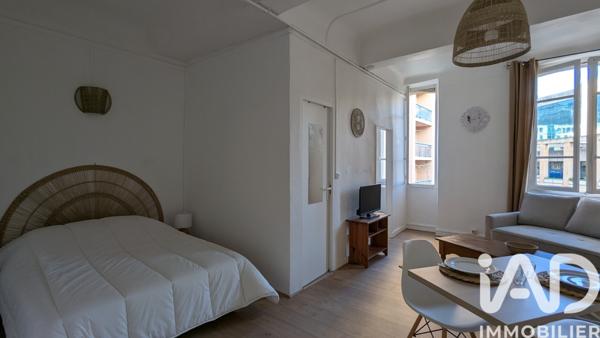 Location studio 33,02 m² Toulon