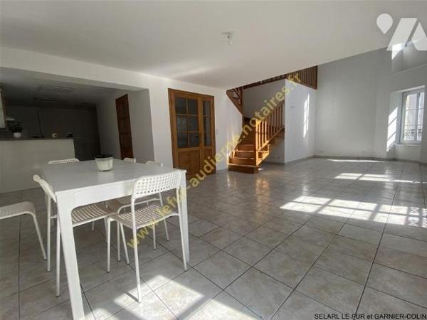 Appartement duplex en plein centre-ville d'AUDIERNE - proche de toutes les commodités