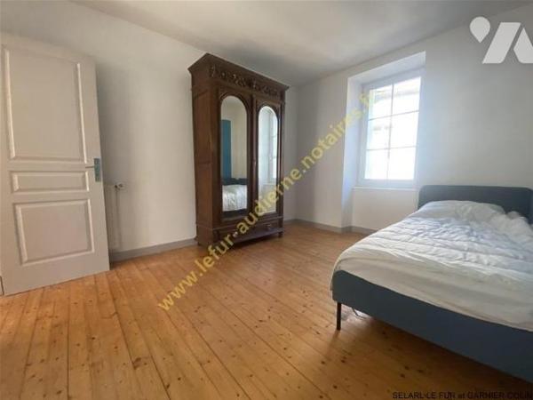 Appartement duplex en plein centre-ville d'AUDIERNE - proche de toutes les commodités