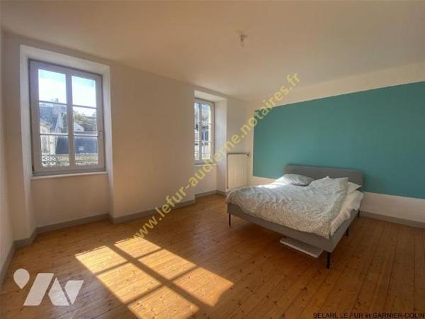 Appartement duplex en plein centre-ville d'AUDIERNE - proche de toutes les commodités