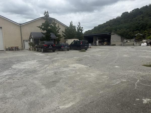 BATIMENT INDUSTRIEL ASSAT entre PAU ET NAY
