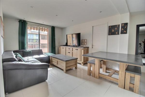 MARSEILLE 14 - SECTEUR LE CANET - APPARTEMENT RENOVE - ASCENSEUR - LUMINEUX - 3 CHAMBRES - BALCON - LOGGIA - CAVE --