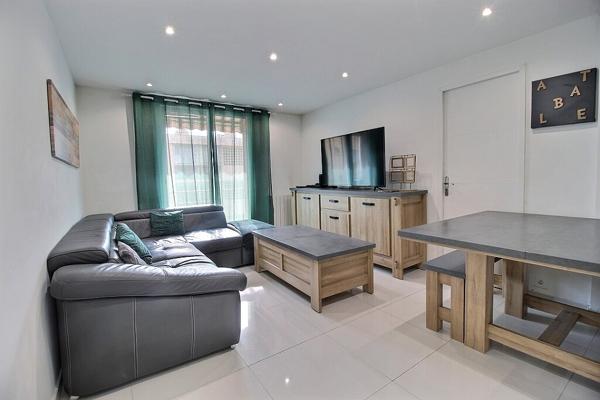 MARSEILLE 14 - SECTEUR LE CANET - APPARTEMENT RENOVE - ASCENSEUR - LUMINEUX - 3 CHAMBRES - BALCON - LOGGIA - CAVE --