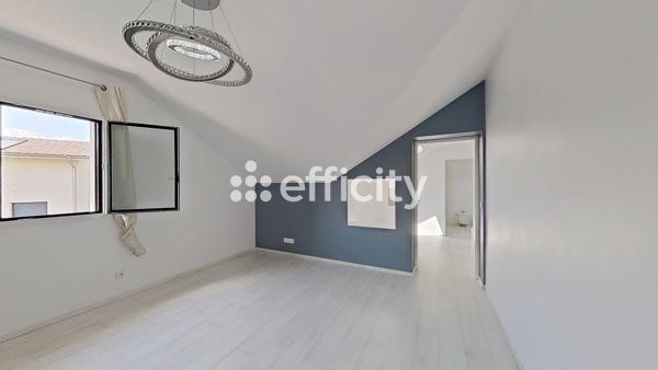 Maison
         8 pièces
        - 200 m² Bien prestige 950 000 € *