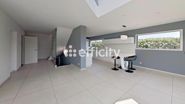 Maison
         8 pièces
        - 200 m² Bien prestige 950 000 € *