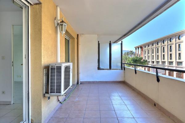 Marseille (13008) T2 Borély avec terrasse – À pied du parc et de la mer