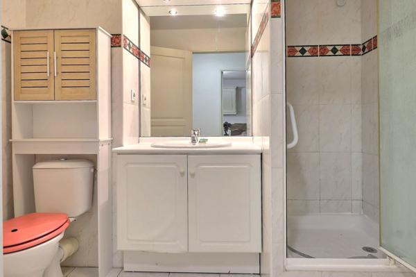 Marseille (13008) T2 Borély avec terrasse – À pied du parc et de la mer