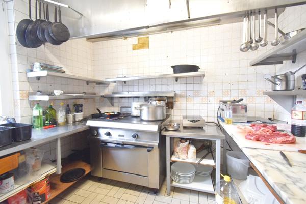 Fonds de commerce à vendre ILLKIRCH (67) : Restaurant Traditionnel - Emplacement n° 1 - Parking privé - 284 m2 - Axe très passant - Flux de voitures