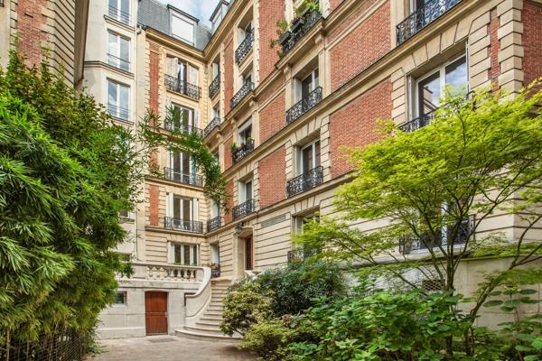 Appartement Paris 9 e - VILLA DES PLATANES