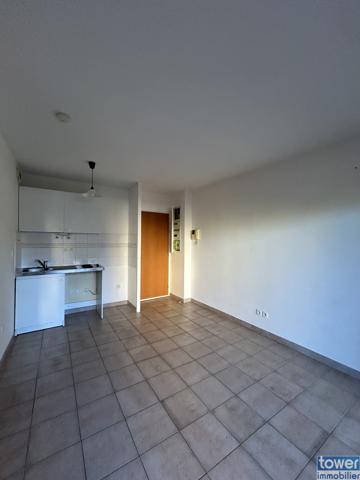 Rez de jardin
                                                                                                                                                                                                                                                                                                                        2 pièce(s)                                                                                                                                                                                                          1 chambre(s)                                                                                                                                                                                                          26  m²
