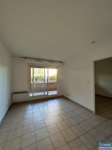 Rez de jardin
                                                                                                                                                                                                                                                                                                                        2 pièce(s)                                                                                                                                                                                                          1 chambre(s)                                                                                                                                                                                                          26  m²