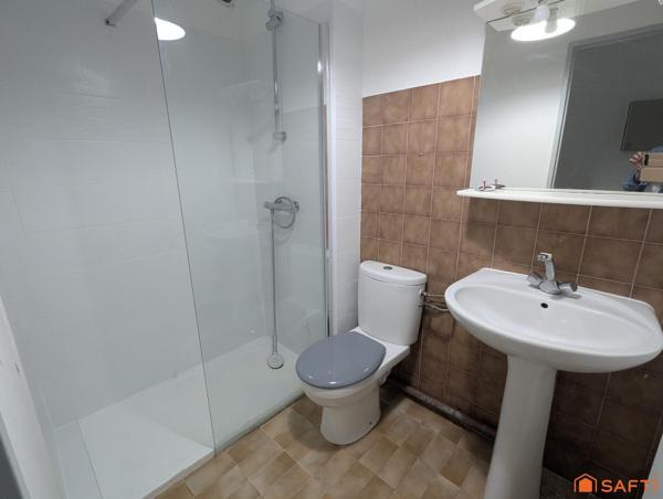 Studio avec terrasse – Nîmes, proche gare et centre-ville