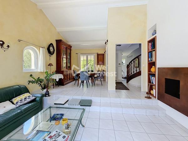 Villa avec piscine au calme