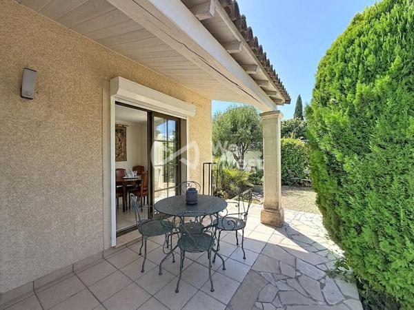 Villa avec piscine au calme