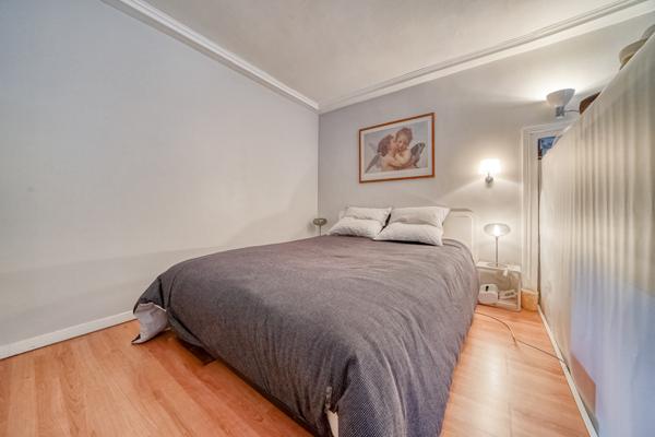 Paris (75001) MAGNIFIQUE 2 PIECES SITUE DANS LE QUARTIER HISTORIQUE DU PALAIS ROYAL